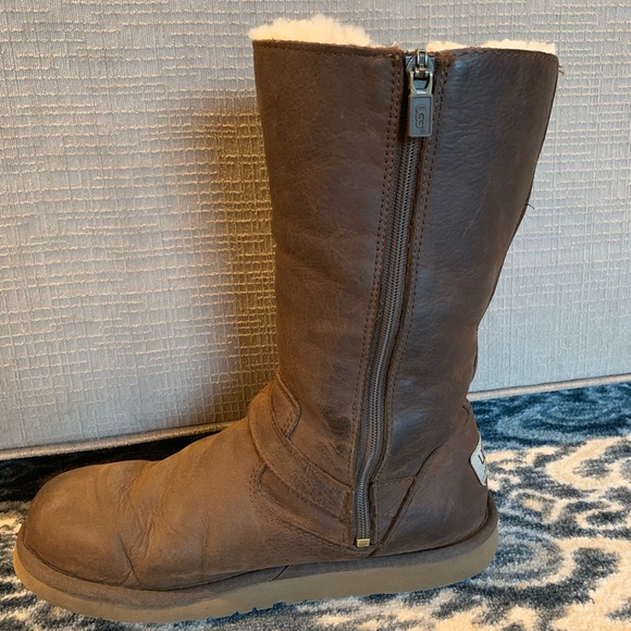 UGG Sutter Boots - Picture 3 of 5